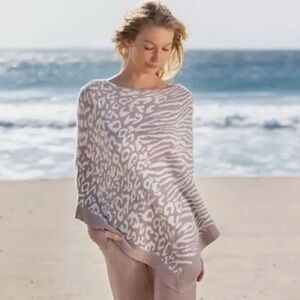 Barefoot Dreams Cozy Chic Ultra Lite Ocean Breeze Poncho Faded Rose Animal